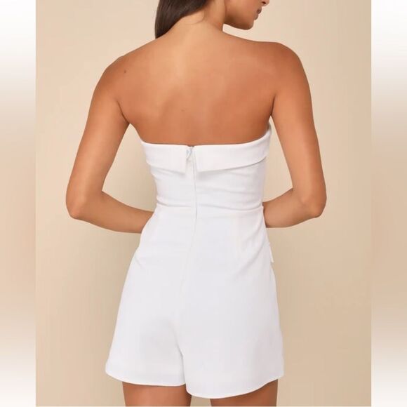 NWOT Lulus Upscale Pose White Button-Front Strapless Romper Sz L Feminine Skort - Picture 2 of 15